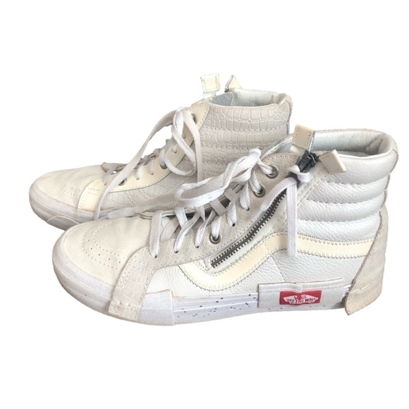 Vans Shoes - Vans off the Wall skateboard shoe. Lace up and zip. Glitter. Size 7M/8.5 W